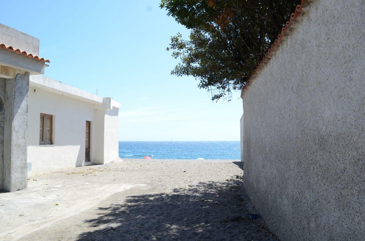 Santanna Beach House - Fondachello-Apartments Com ماسكالي المظهر الخارجي الصورة
