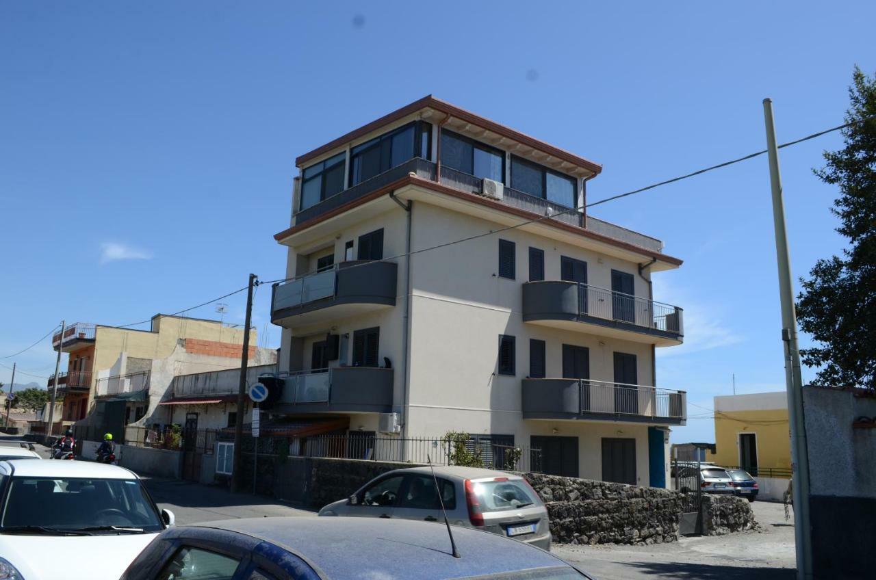 Santanna Beach House - Fondachello-Apartments Com ماسكالي المظهر الخارجي الصورة