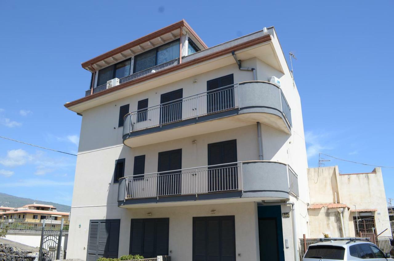 Santanna Beach House - Fondachello-Apartments Com ماسكالي المظهر الخارجي الصورة